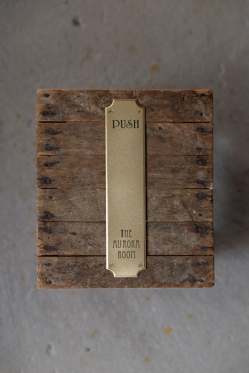 Push Plate / Classic Edge